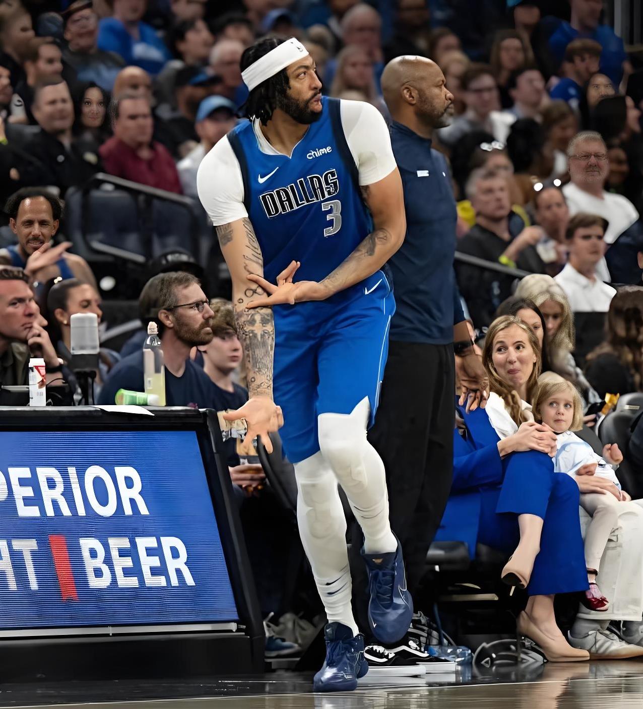 开云官网-浓眉哥重要时刻晋级下一阶段，DWG带队取胜！-开云官网