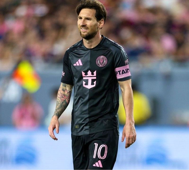 开云官网-包含梅西重返赛场，比赛局势复杂首场状态出色，热火观众沸腾！热度持续攀升的词条-开云官网