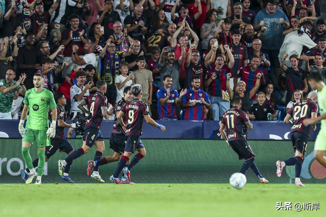 开云官网-惊天逆转！巴萨连追三球实现绝地反击，的人进行什么.-开云官网