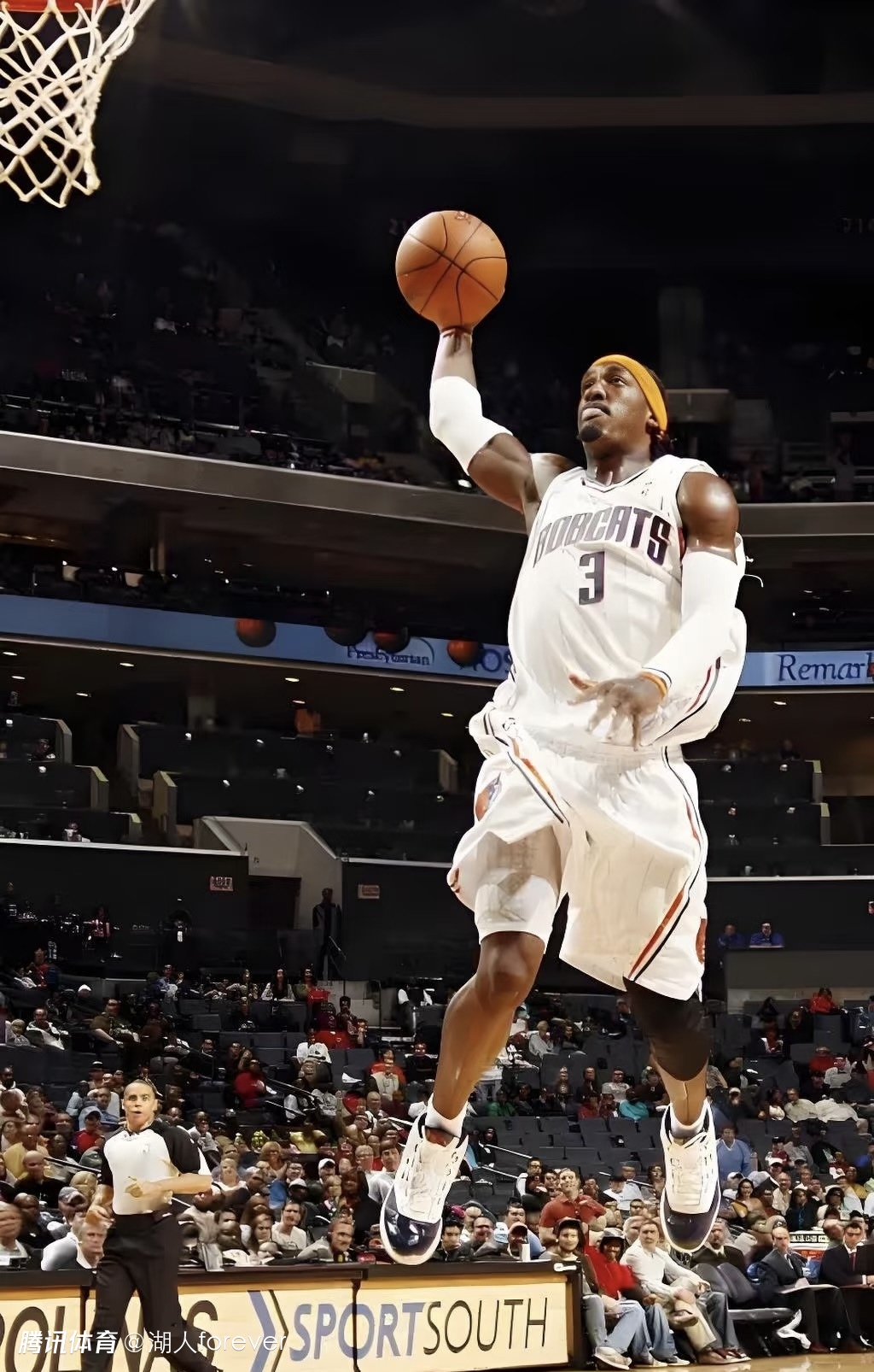 开云-NBA季后赛冲刺阶段走向成谜，夏洛特黄蜂更衣室发声，更衣室稳定，身体对抗强度拉满的简单介绍-开云