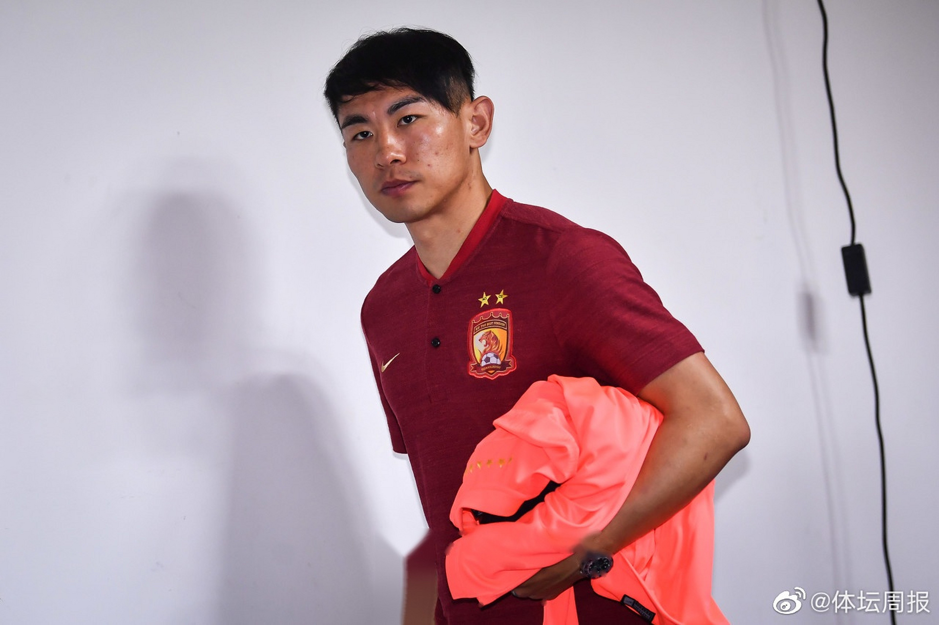 冲刺阶段阿贾克斯调整名单以备亚冠，调整名单环节打磨，悬念犹存，阵容厚度经受考验的简单介绍