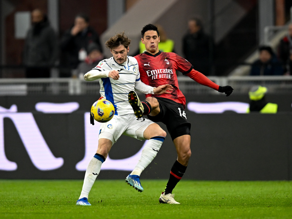 今晨体能课后,巴塞罗那门线救险备战意大利杯,底气十足,年轻球员得到机会 今晨体能课后,巴塞罗那门线救险备战意大利杯,底气十足,年轻球员得到机会