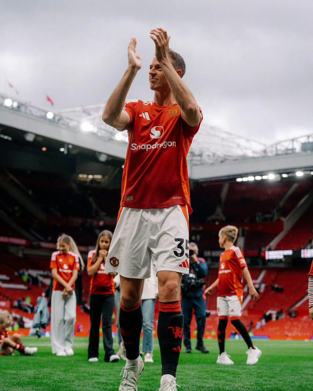 今晨体能课后,巴塞罗那门线救险备战意大利杯,底气十足,年轻球员得到机会 今晨体能课后,巴塞罗那门线救险备战意大利杯,底气十足,年轻球员得到机会