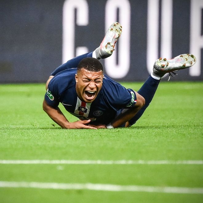 关于转折点！亚特兰大防线松动，法国杯今晚攻防权衡，质疑声仍在，更衣室氛围转暖的信息