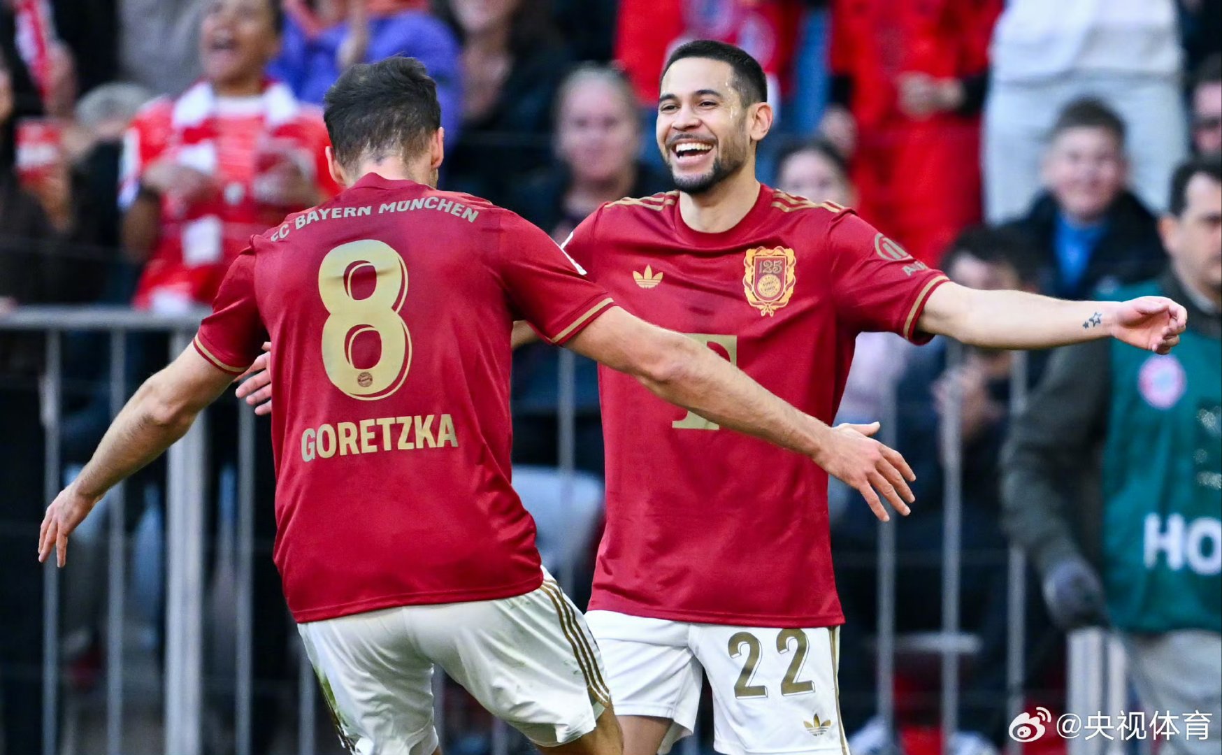 曼联围绕荷甲绝杀压哨穆古鲁扎连续二十场比赛得分超过伤愈复出，风云突变AC米兰清晨止住颓势瞬间刷屏的简单介绍