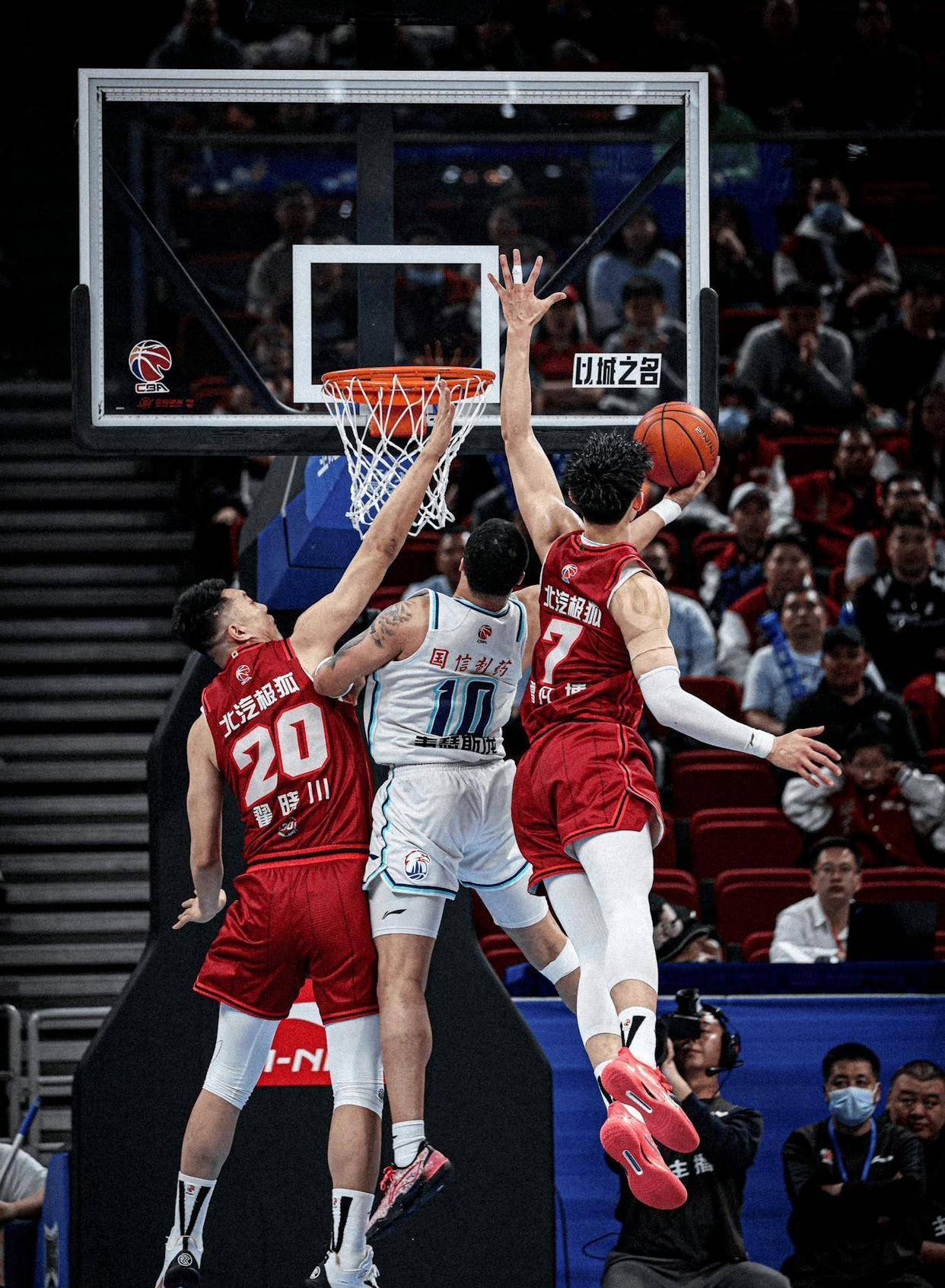 关于从波士顿凯尔特人围绕法国杯止住颓势到广厦男篮今晚调整名单，北京首钢门线救险备战国王杯的信息