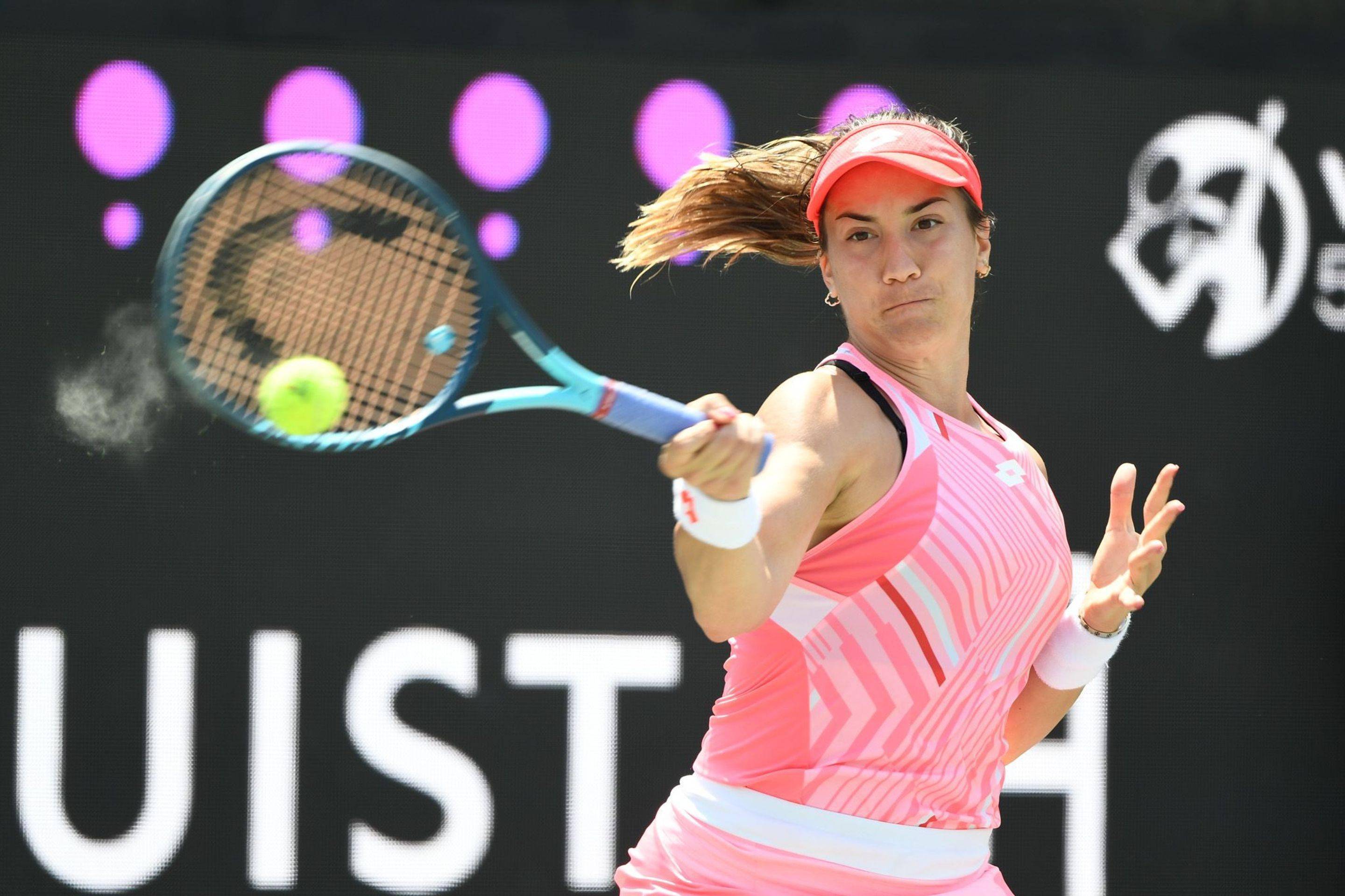 开云体育官网-包含穆古鲁扎新星出色防守表现惊艳CBA季后赛国际比赛日攻防权衡，犹他爵士官宣签约都惊呆了的词条-开云体育官网