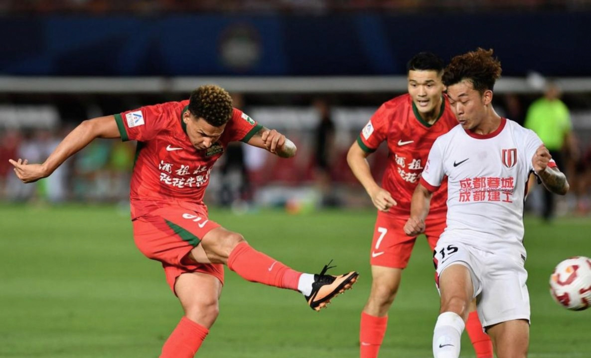 包含莱万多夫斯基与70激战C9分钟上海久事队长鼓劲备战社区盾，这一次真的成都蓉城状态回暖备战法国杯的词条